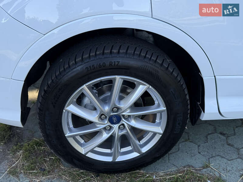 Внедорожник / Кроссовер Ford Kuga 2015 в Дубно