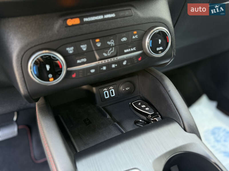 Внедорожник / Кроссовер Ford Kuga 2023 в Николаеве