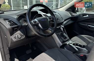 Внедорожник / Кроссовер Ford Kuga 2016 в 