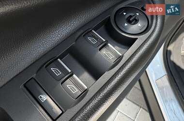 Внедорожник / Кроссовер Ford Kuga 2016 в 