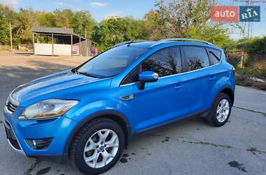 Внедорожник / Кроссовер Ford Kuga 2010 в 