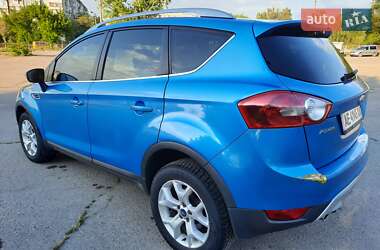Внедорожник / Кроссовер Ford Kuga 2010 в 