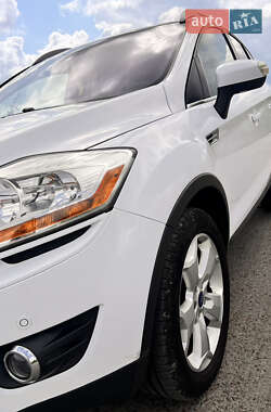 Внедорожник / Кроссовер Ford Kuga 2011 в 