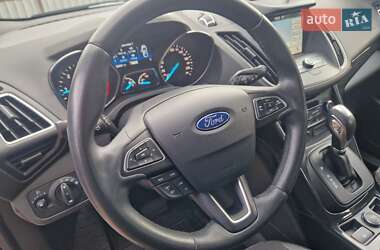 Внедорожник / Кроссовер Ford Kuga 2019 в 
