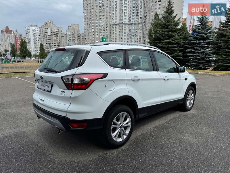Позашляховик / Кросовер Ford Kuga 2019 в Києві