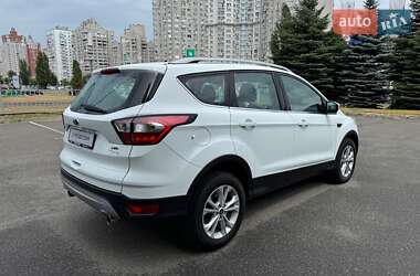Внедорожник / Кроссовер Ford Kuga 2019 в 