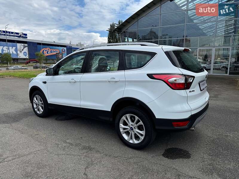 Позашляховик / Кросовер Ford Kuga 2019 в Києві