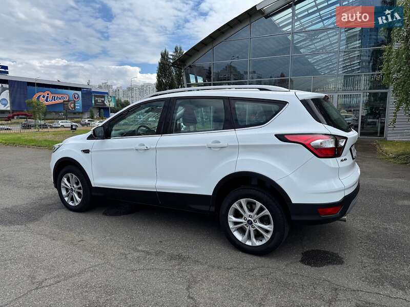 Позашляховик / Кросовер Ford Kuga 2019 в Києві