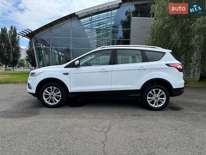 Позашляховик / Кросовер Ford Kuga 2019 в Києві