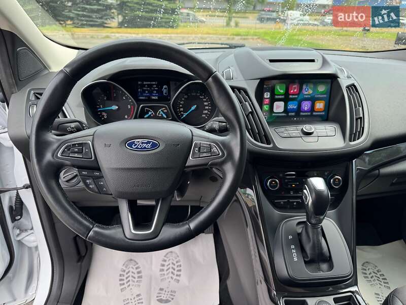 Позашляховик / Кросовер Ford Kuga 2019 в Києві