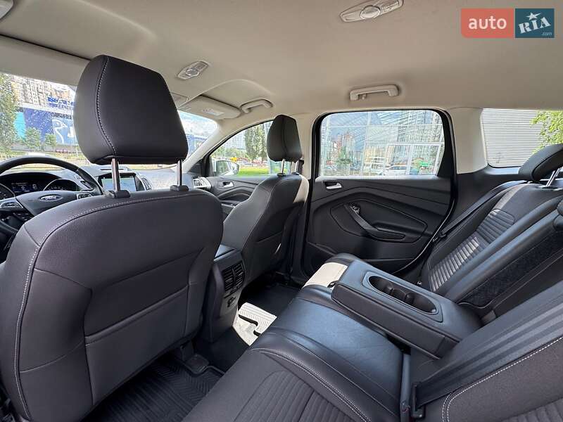 Позашляховик / Кросовер Ford Kuga 2019 в Києві