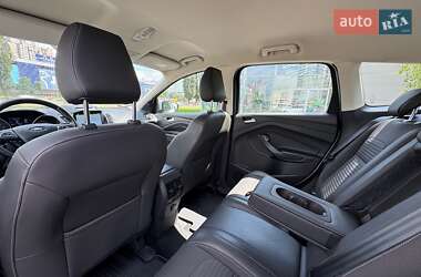 Внедорожник / Кроссовер Ford Kuga 2019 в 