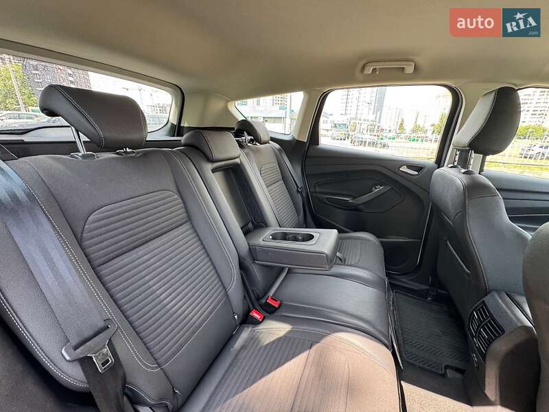 Позашляховик / Кросовер Ford Kuga 2019 в Києві