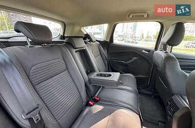Внедорожник / Кроссовер Ford Kuga 2019 в 