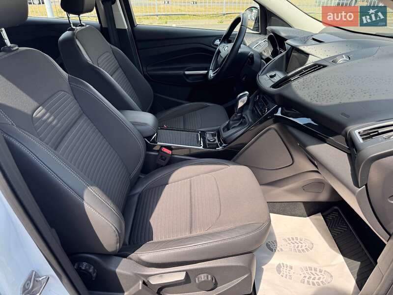 Позашляховик / Кросовер Ford Kuga 2019 в Києві