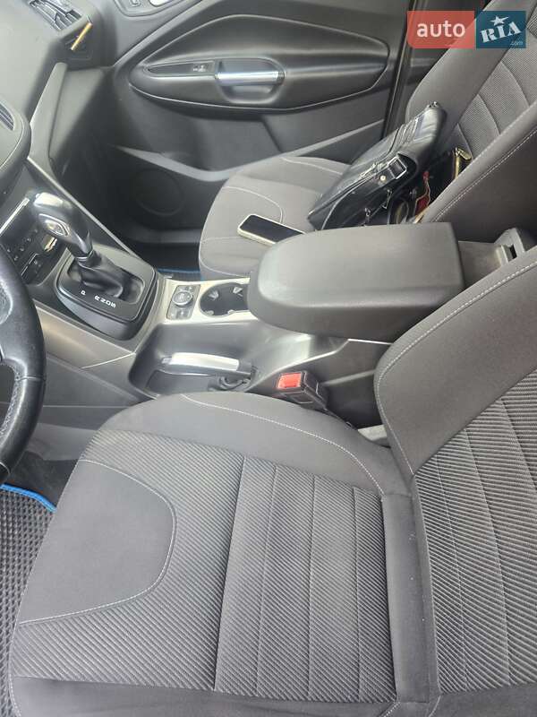 Внедорожник / Кроссовер Ford Kuga 2014 в Днепре