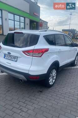 Внедорожник / Кроссовер Ford Kuga 2015 в 