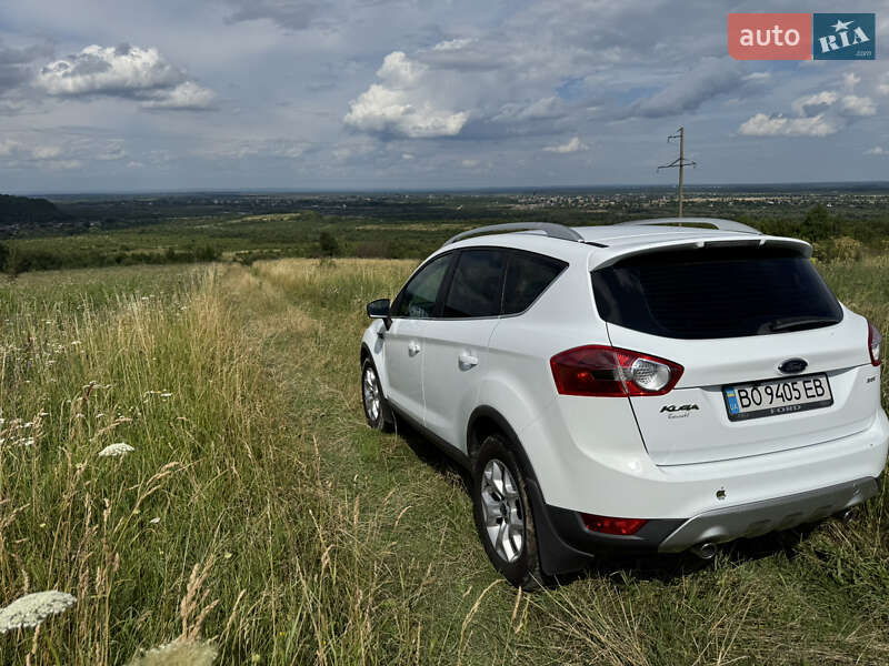 Внедорожник / Кроссовер Ford Kuga 2010 в Надворной