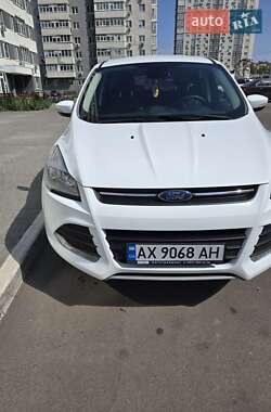 Внедорожник / Кроссовер Ford Kuga 2015 в 