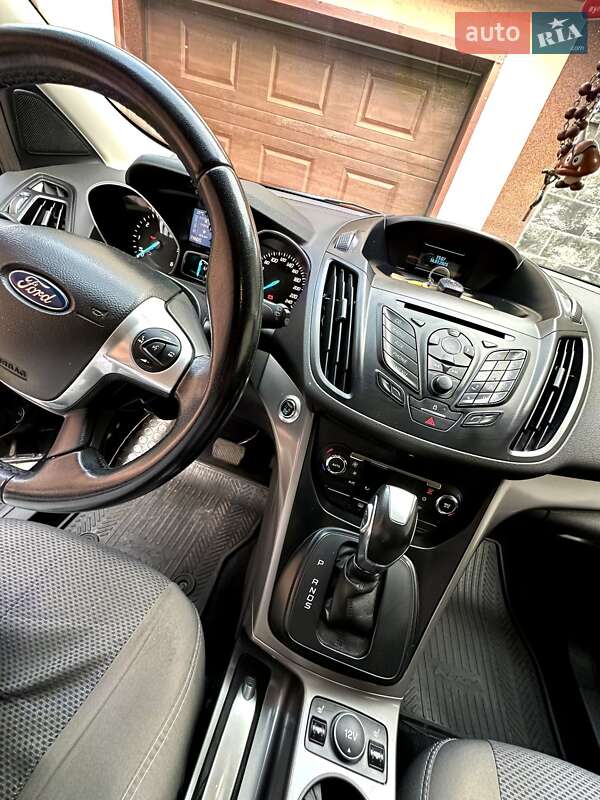 Внедорожник / Кроссовер Ford Kuga 2014 в Мукачево