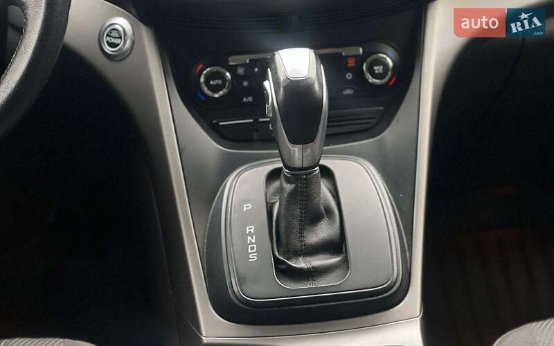 Внедорожник / Кроссовер Ford Kuga 2013 в Ивано-Франковске