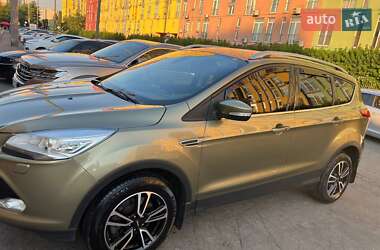 Внедорожник / Кроссовер Ford Kuga 2013 в 
