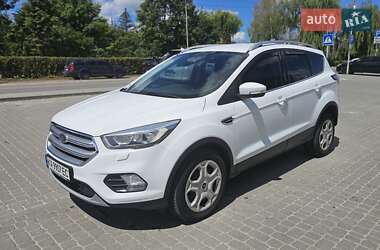 Внедорожник / Кроссовер Ford Kuga 2019 в 