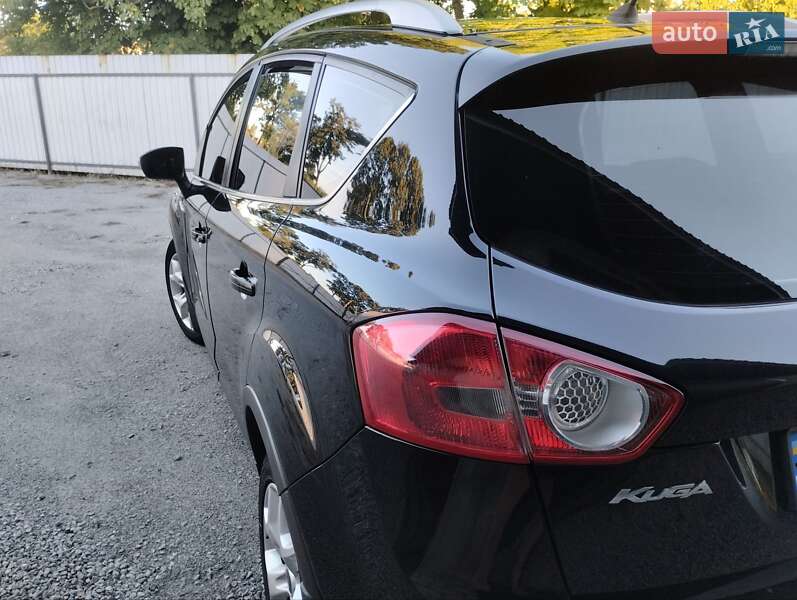 Внедорожник / Кроссовер Ford Kuga 2012 в Зенькове