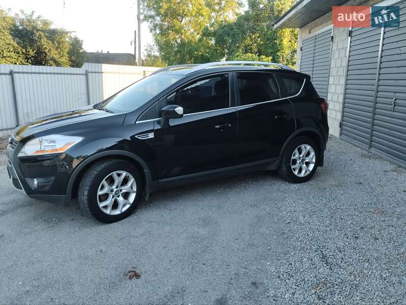 Внедорожник / Кроссовер Ford Kuga 2012 в Зенькове