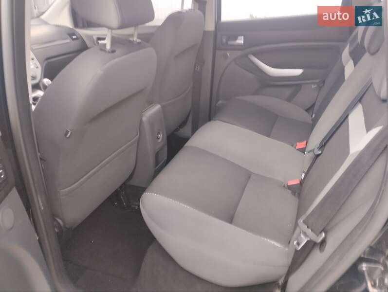 Внедорожник / Кроссовер Ford Kuga 2012 в Зенькове