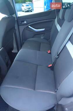 Внедорожник / Кроссовер Ford Kuga 2011 в 