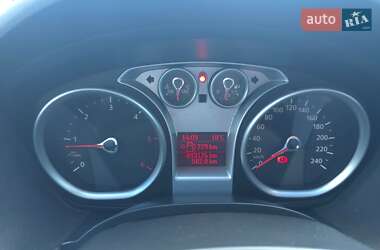 Внедорожник / Кроссовер Ford Kuga 2011 в 