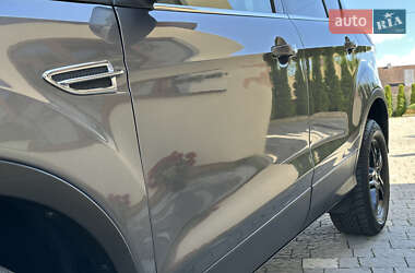 Внедорожник / Кроссовер Ford Kuga 2013 в 