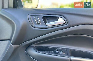 Внедорожник / Кроссовер Ford Kuga 2013 в 