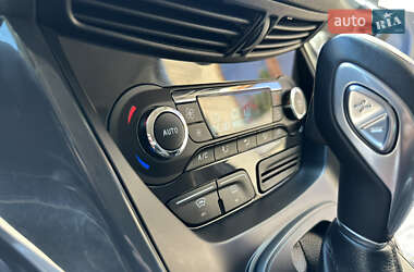 Внедорожник / Кроссовер Ford Kuga 2013 в 
