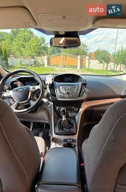 Внедорожник / Кроссовер Ford Kuga 2015 в 