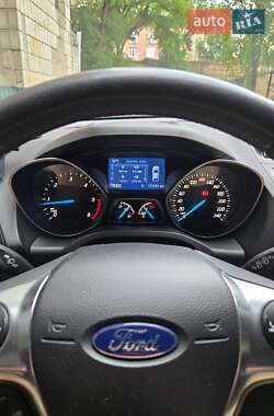 Внедорожник / Кроссовер Ford Kuga 2013 в 