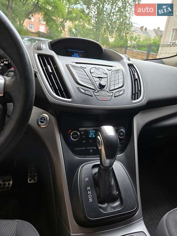 Внедорожник / Кроссовер Ford Kuga 2013 в Киеве