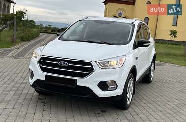 Внедорожник / Кроссовер Ford Kuga 2017 в Мукачево