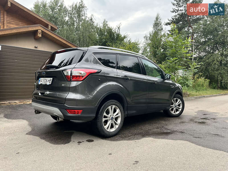 Позашляховик / Кросовер Ford Kuga 2019 в Києві
