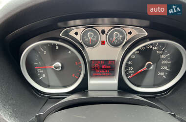 Внедорожник / Кроссовер Ford Kuga 2011 в 