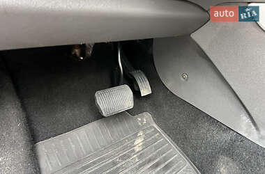 Внедорожник / Кроссовер Ford Kuga 2011 в 