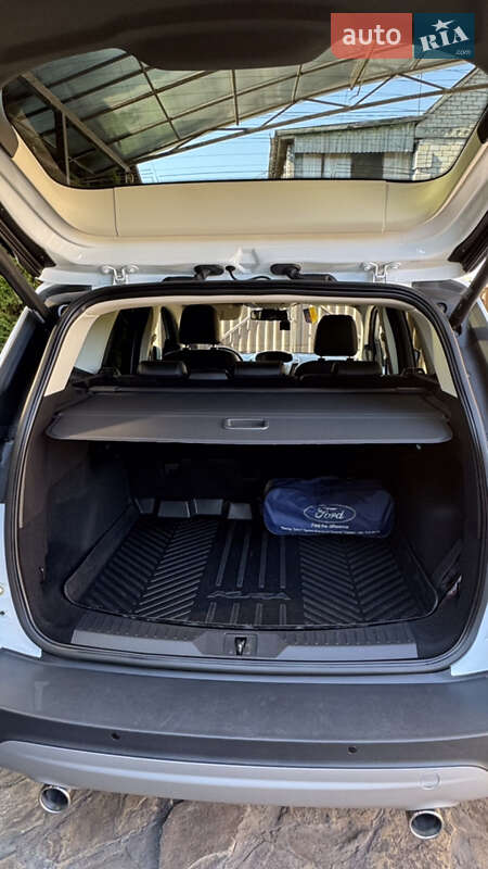 Внедорожник / Кроссовер Ford Kuga 2013 в Каменском