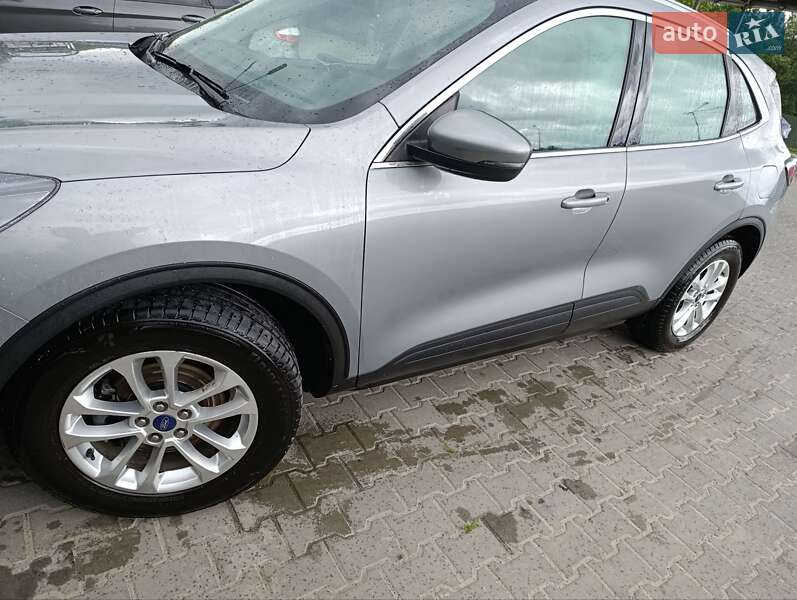 Внедорожник / Кроссовер Ford Kuga 2020 в Львове