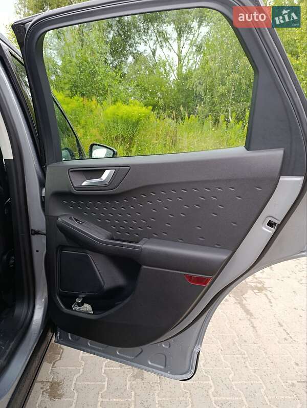 Внедорожник / Кроссовер Ford Kuga 2020 в Львове