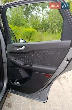 Внедорожник / Кроссовер Ford Kuga 2020 в 