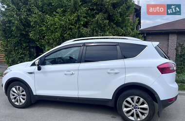 Внедорожник / Кроссовер Ford Kuga 2012 в 