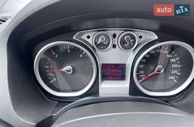 Внедорожник / Кроссовер Ford Kuga 2012 в 