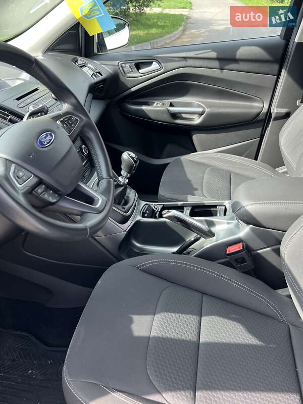 Внедорожник / Кроссовер Ford Kuga 2018 в Полтаве