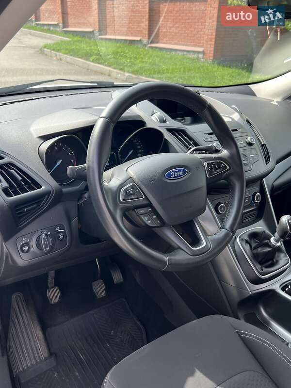 Внедорожник / Кроссовер Ford Kuga 2018 в Полтаве